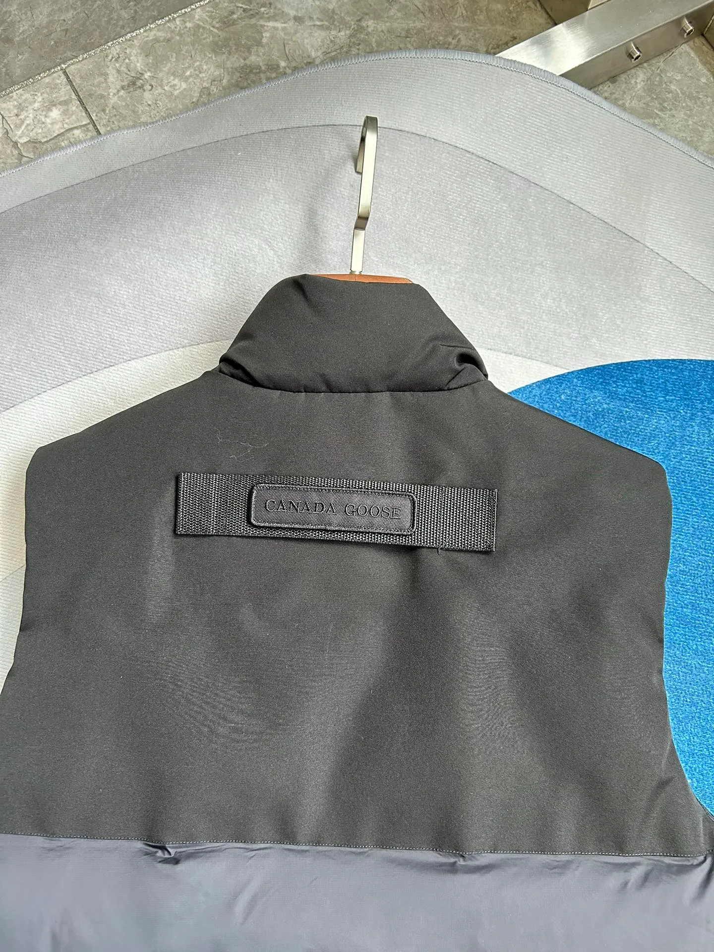 P560 Big Goose 2057MW puff down vest [note the version is too large] Canada Goose Canada Goose FW23 Freestyle waterproof solid color stand collar button down vest Paradigm Freestyle Vest-WD Color: Black White Size: XS S M L XL XXL 2057MW Paradigm Freestyle Vest-WD Men's style. Color: black. Sizes: XS S M L XL XXL.